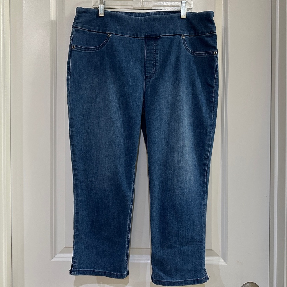 Chico's Denim Blue Capris 1.5 (10)